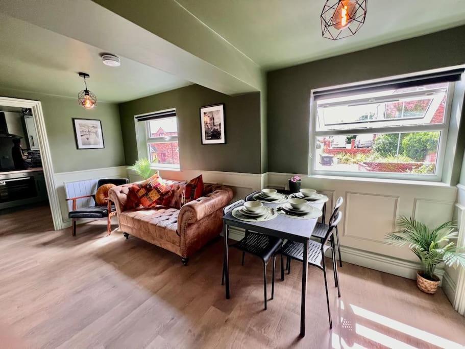 Quirky, Newly Converted Flat Apartment