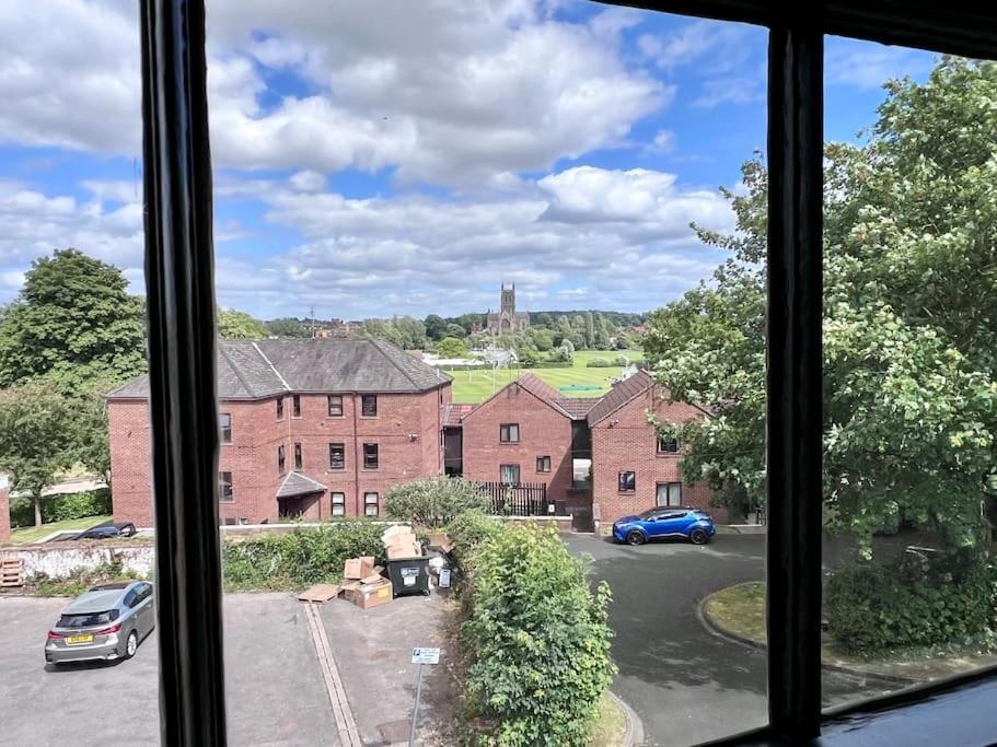 Quirky, Newly Converted Flat *
